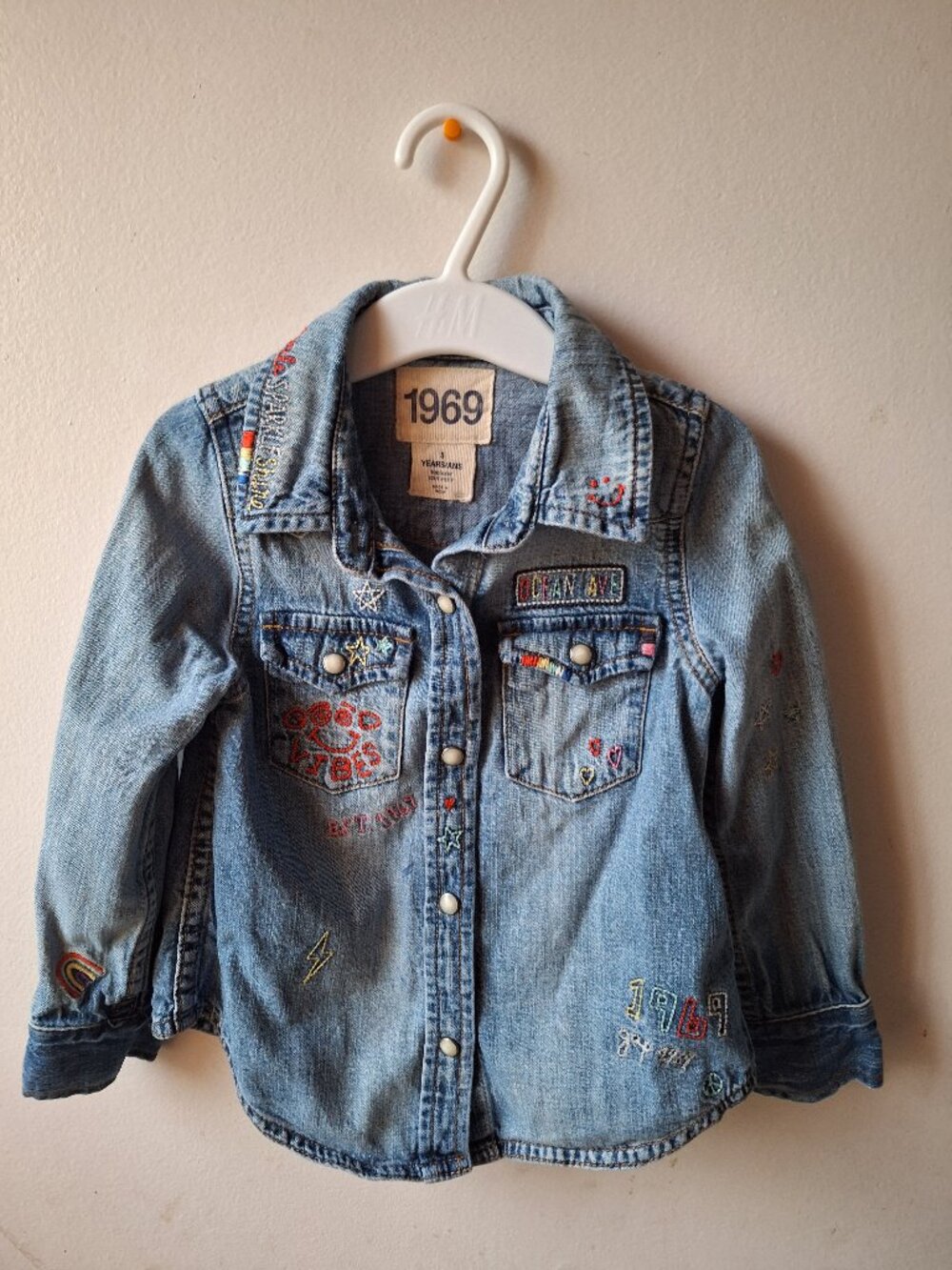 Size 3 Kid's 1969 Gap Denim Long Sleeve Shirt Snaps Embroidery Faded